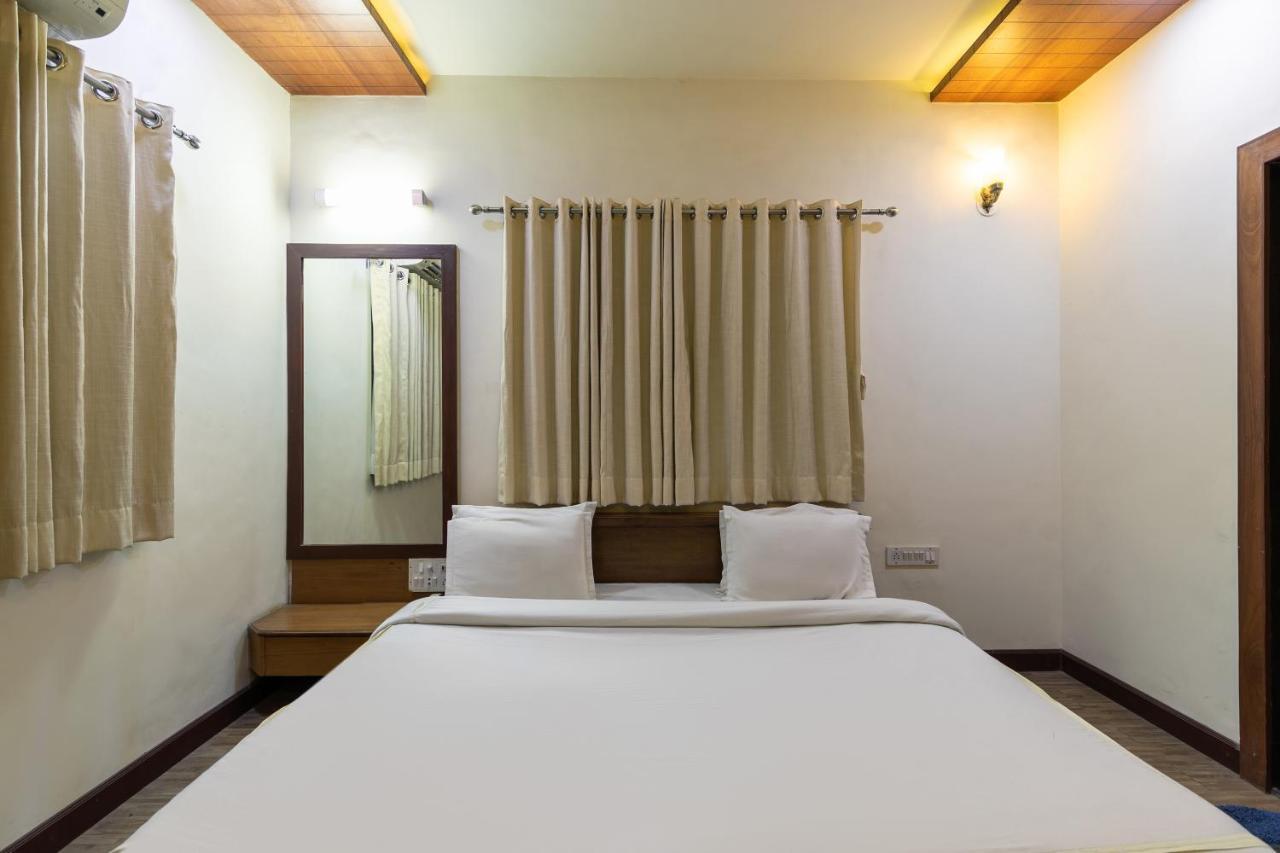 Capital O 47539Capital O Umbergaon Club Hotell Umargām Eksteriør bilde