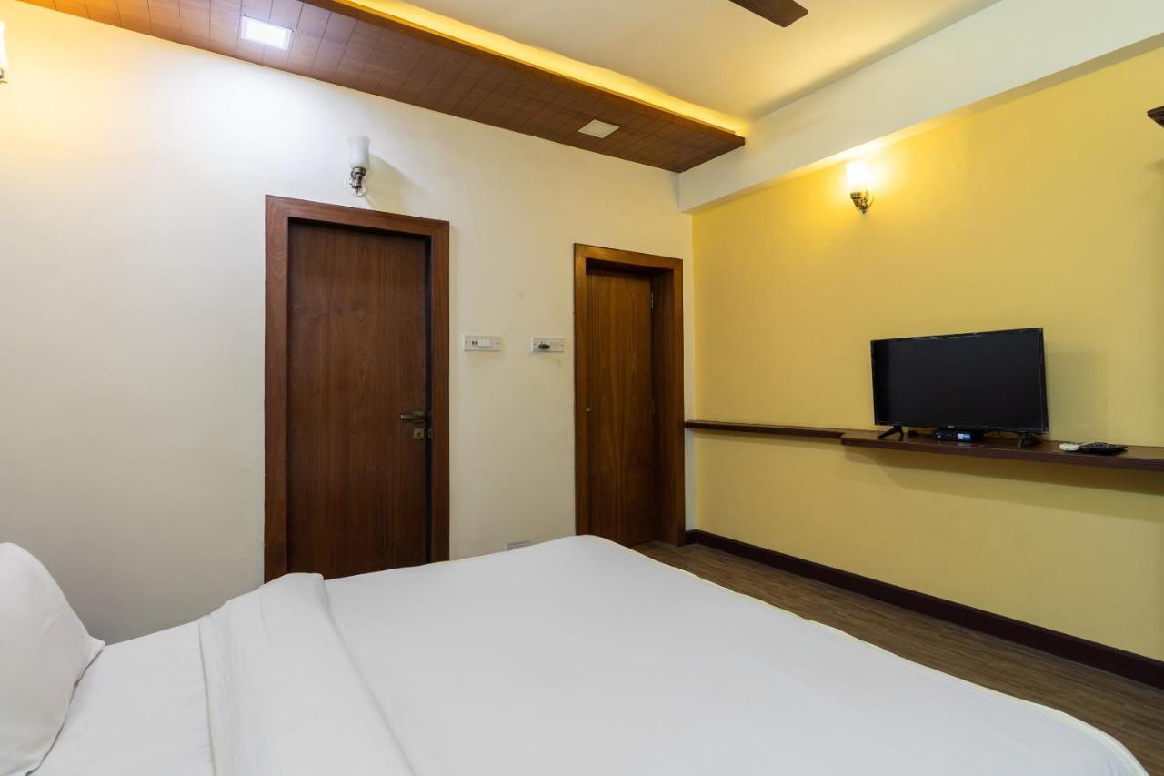 Capital O 47539Capital O Umbergaon Club Hotell Umargām Eksteriør bilde