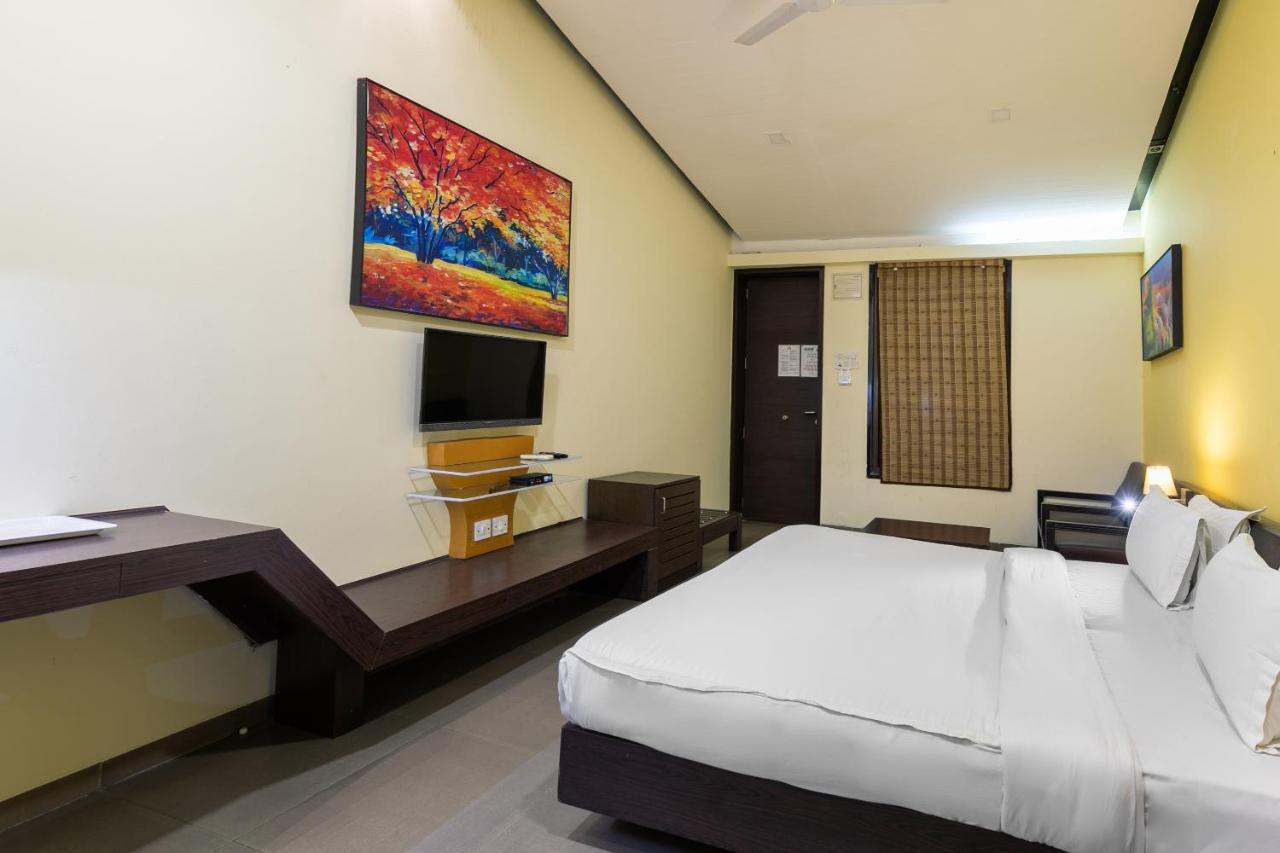 Capital O 47539Capital O Umbergaon Club Hotell Umargām Eksteriør bilde