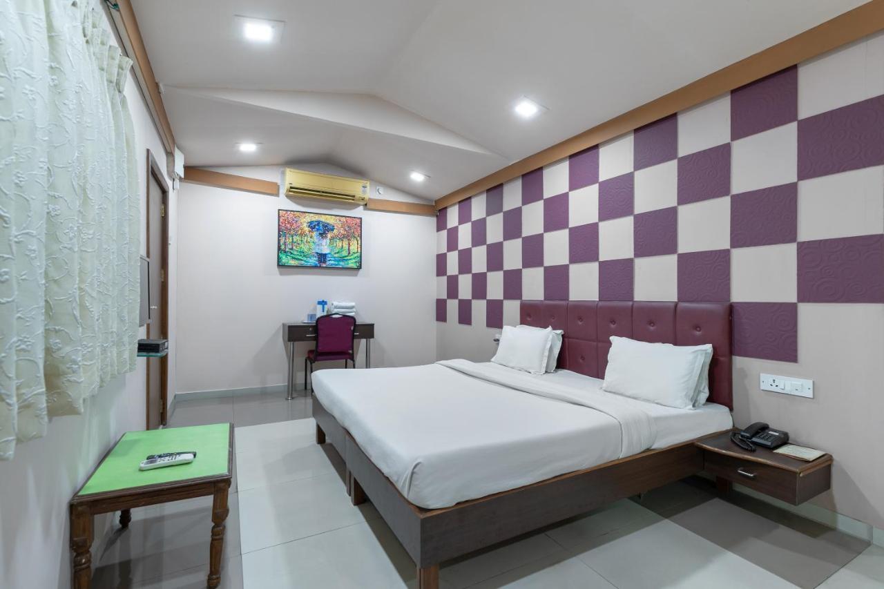 Capital O 47539Capital O Umbergaon Club Hotell Umargām Eksteriør bilde