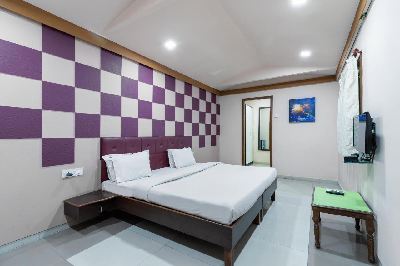 Capital O 47539Capital O Umbergaon Club Hotell Umargām Eksteriør bilde