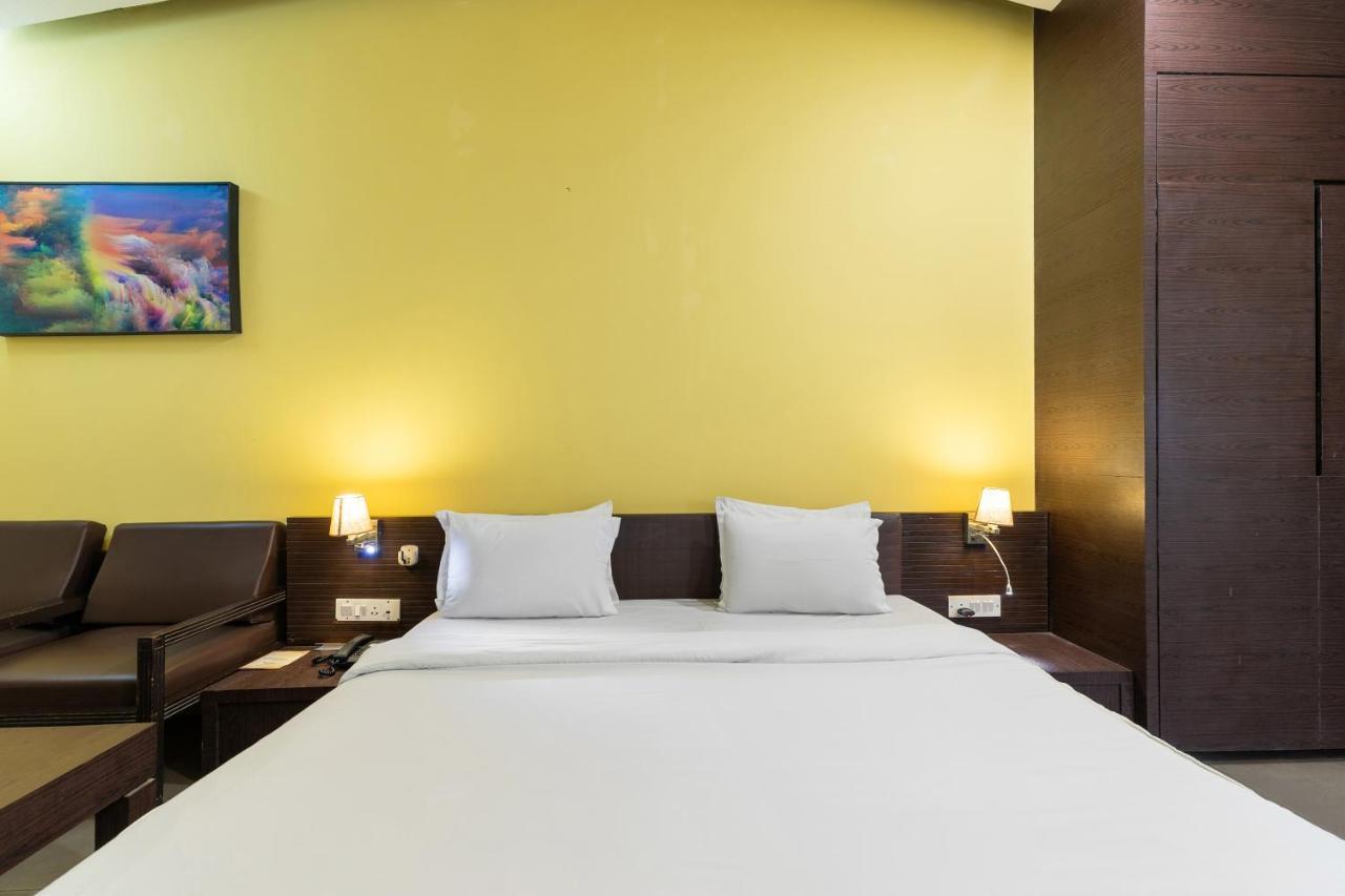 Capital O 47539Capital O Umbergaon Club Hotell Umargām Eksteriør bilde