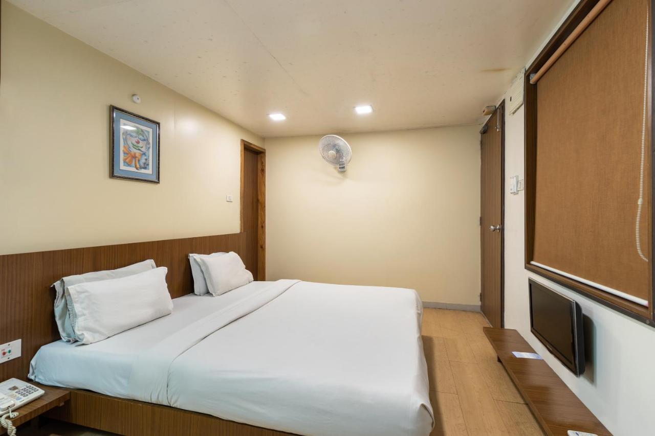 Capital O 47539Capital O Umbergaon Club Hotell Umargām Eksteriør bilde