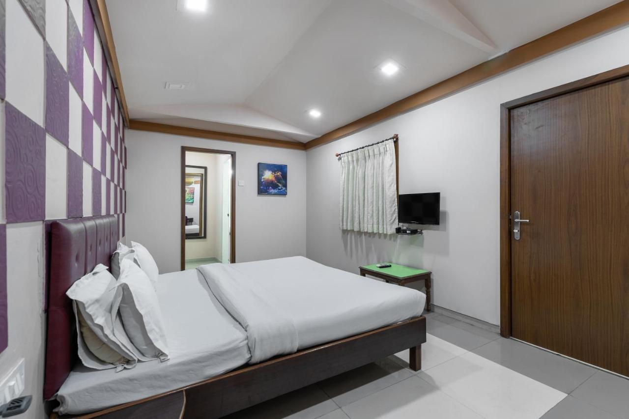 Capital O 47539Capital O Umbergaon Club Hotell Umargām Eksteriør bilde