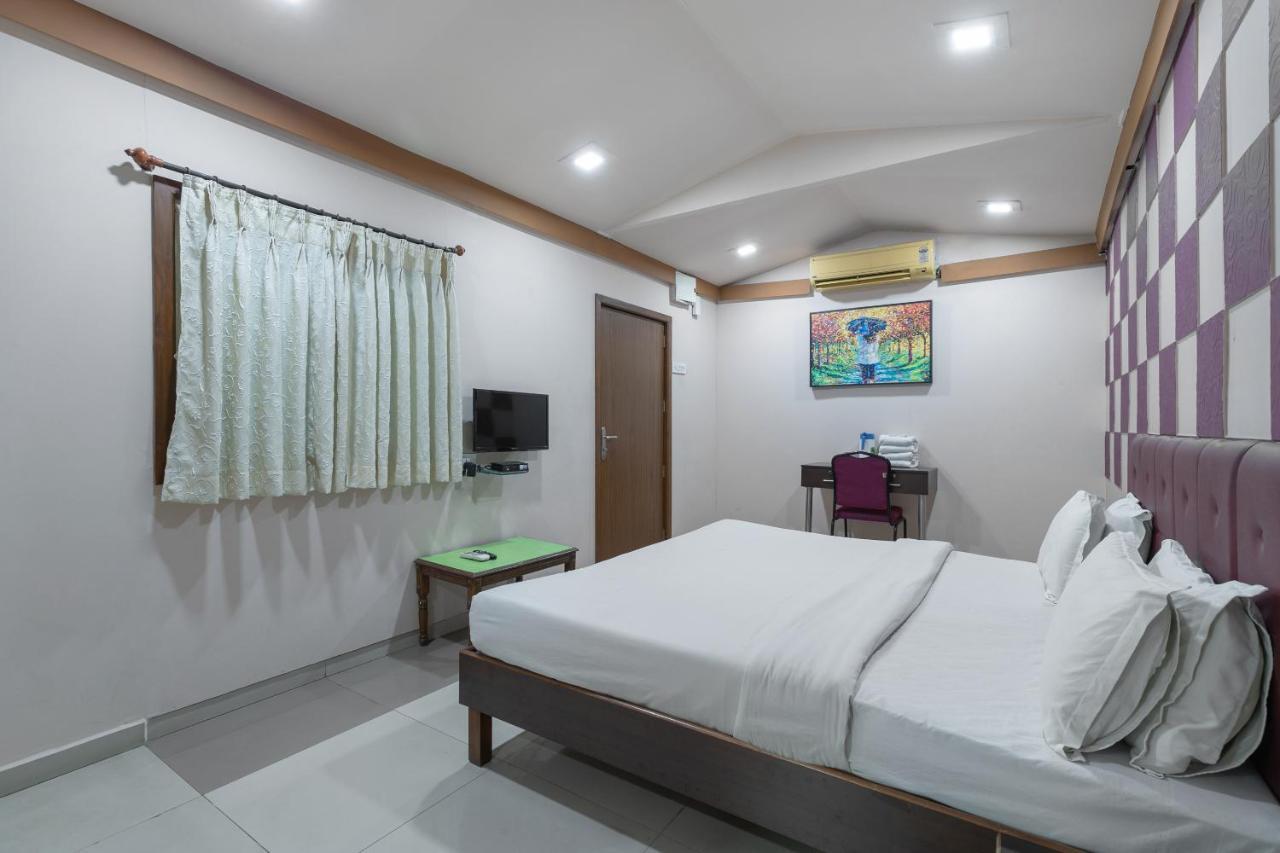 Capital O 47539Capital O Umbergaon Club Hotell Umargām Eksteriør bilde